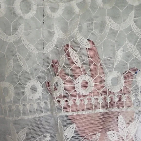 Ricki's Sheer Blouse Etched pattern throughout - Size  XXL - Picture 8 of 8